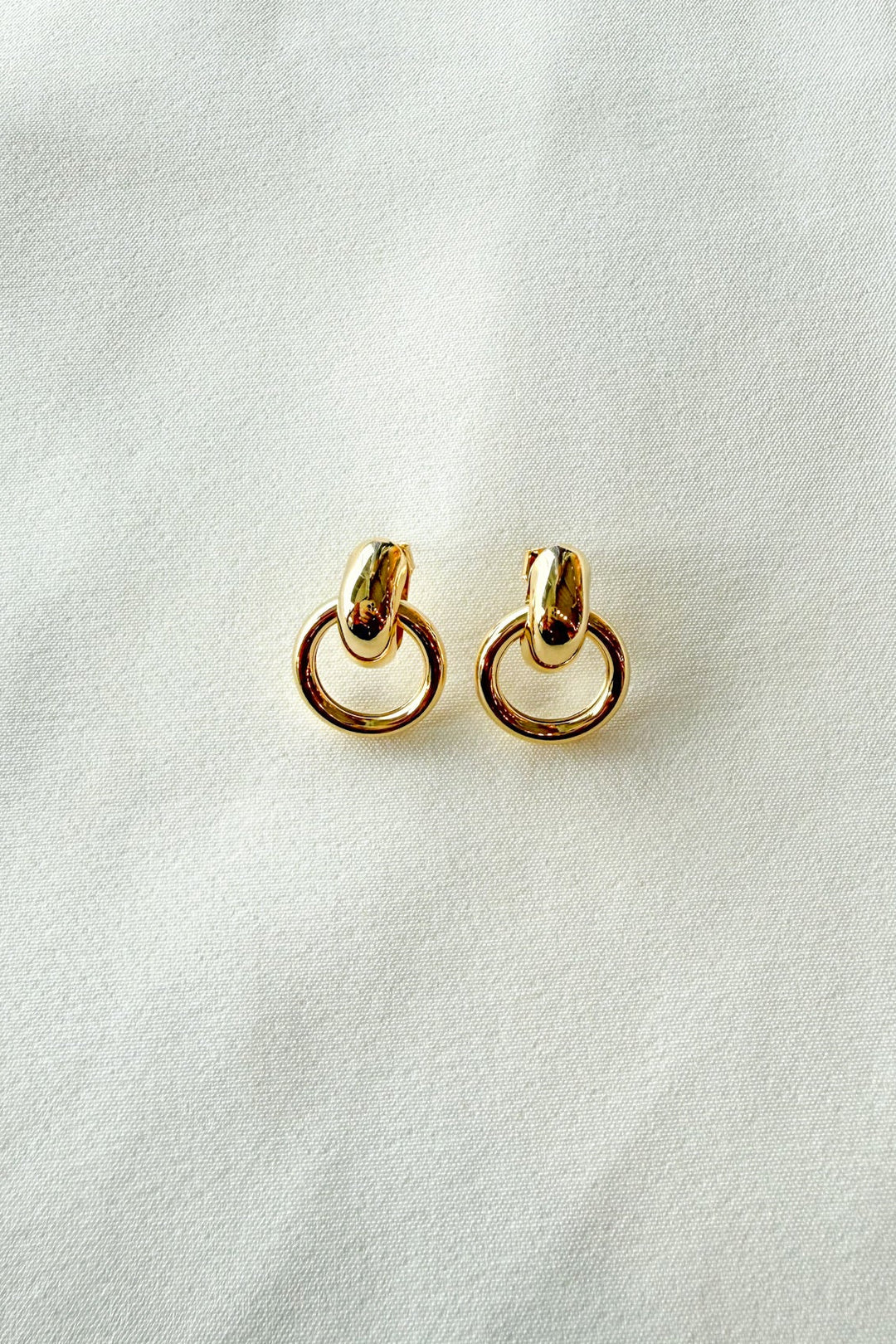 Gold Circle Earrings, Drop Earrings, Earrings, Jewelry, Boutique Jewelry, Adeline Boutique, Dallas, Boutique, Accessories
