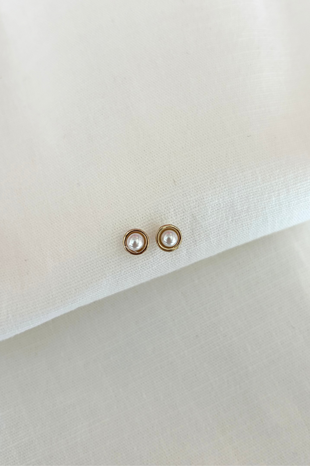 Pearl Dot Studs, adeline boutique, dallas boutique, boutqiue