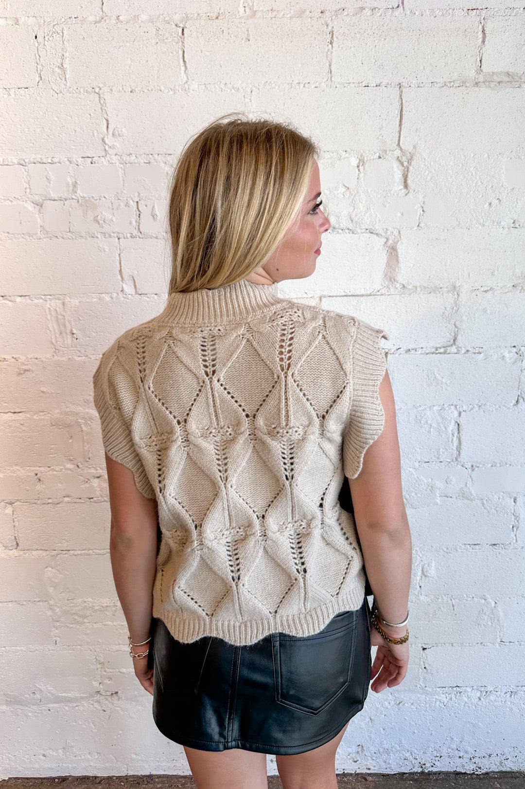 Knit Sweater, Sweater Vest, Sweater, Sweater with Bows, Bow Sweater, Tan Sweater, Scalloped Knit Vest With Side Bow, Fall Outfit, Fall Sweater, Dallas Boutique, Boutique Shopping, Boutiques 