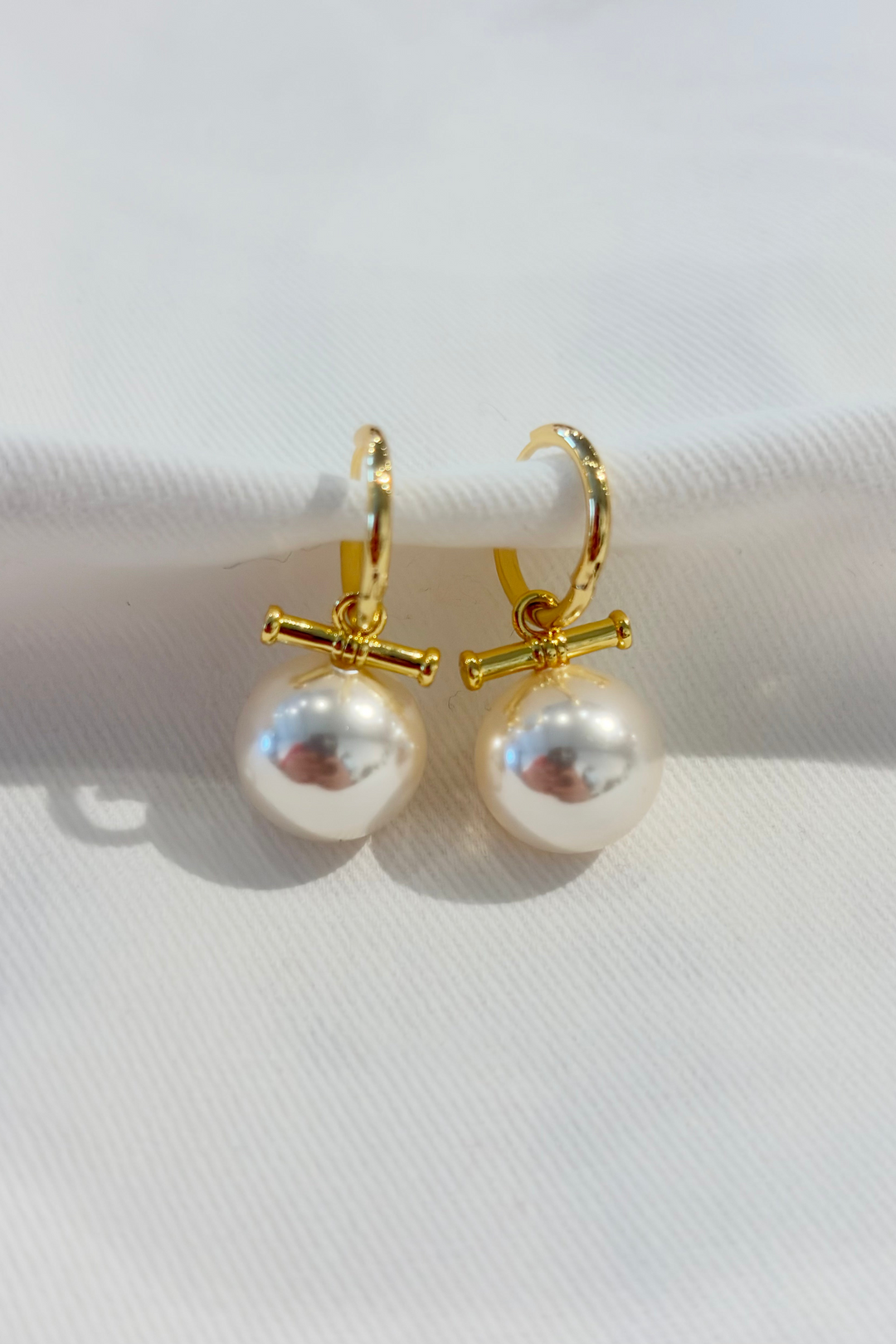 Toggle Bar Pearl Earrings, adeline boutique, dallas boutique, boutique